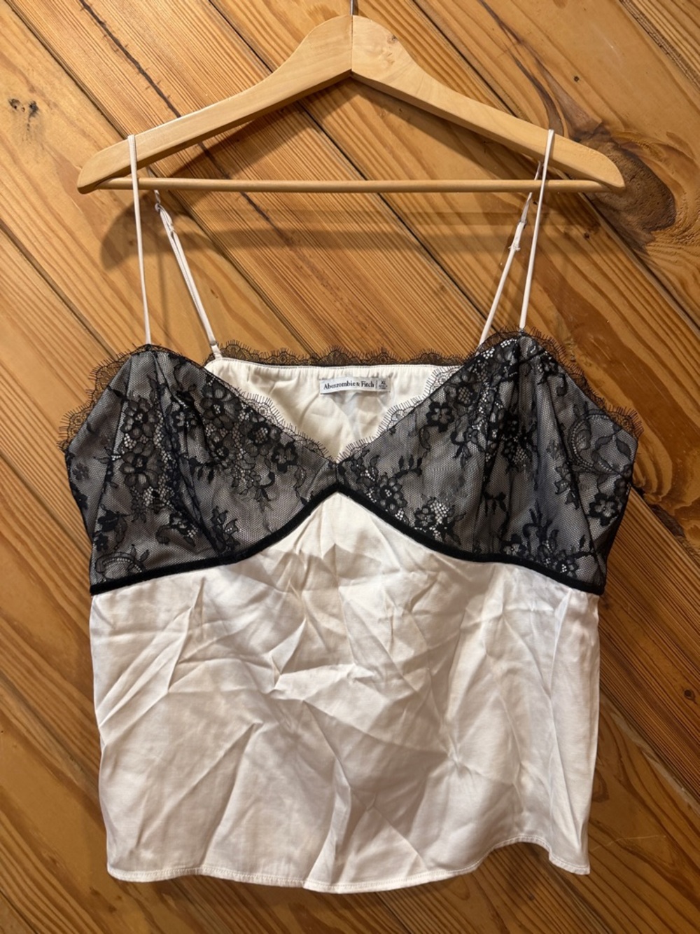 Abercrombie & Fitch Black Lace-Trim Satin Camisole cream eyelet XL